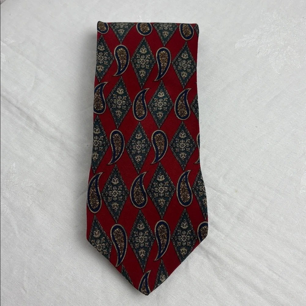 Bill Blass Men's 100% Silk Tie Collection - Red, Purple, Green - Picture 6 of 7